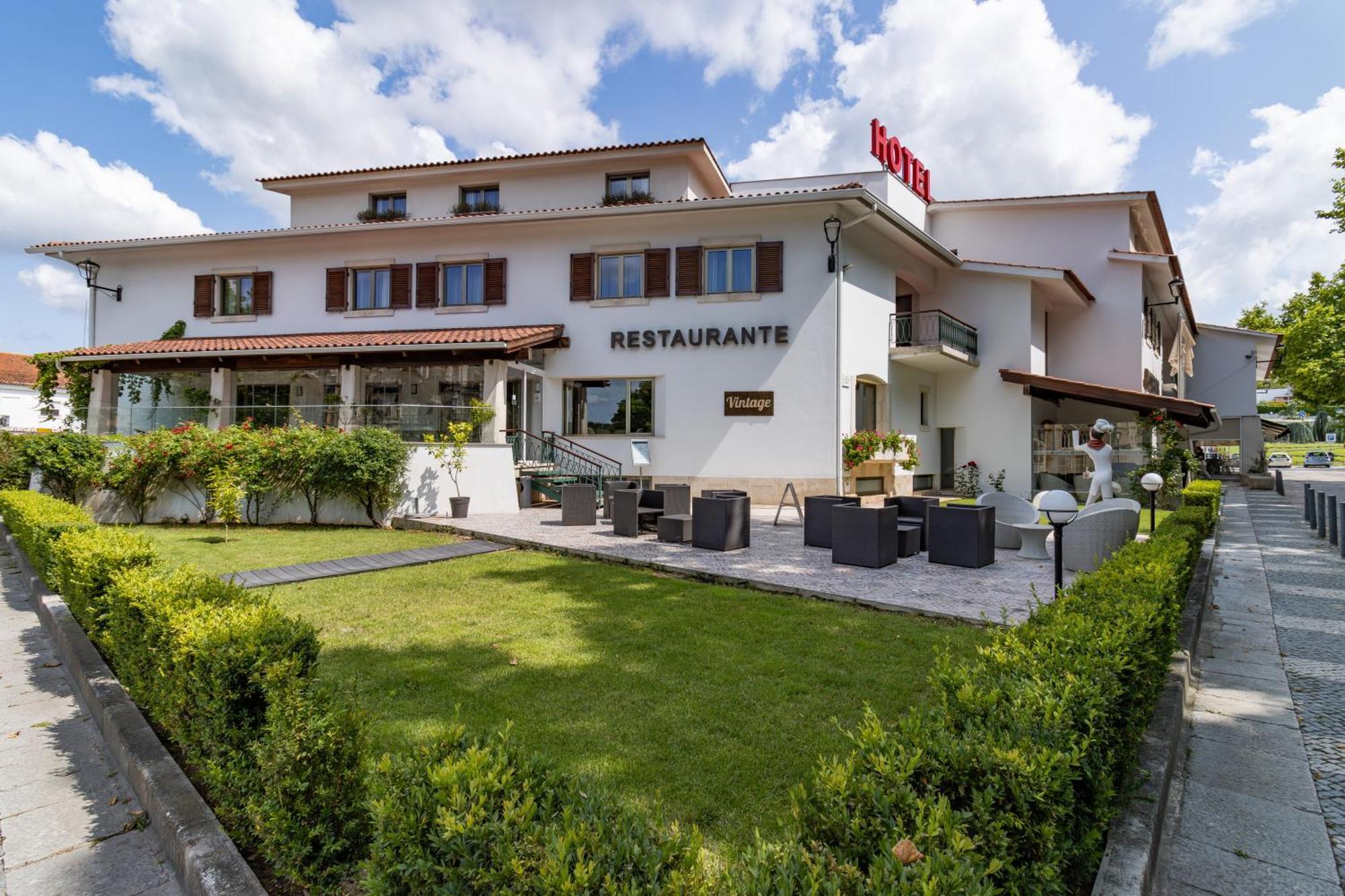 Hotel Lis Batalha Exterior photo